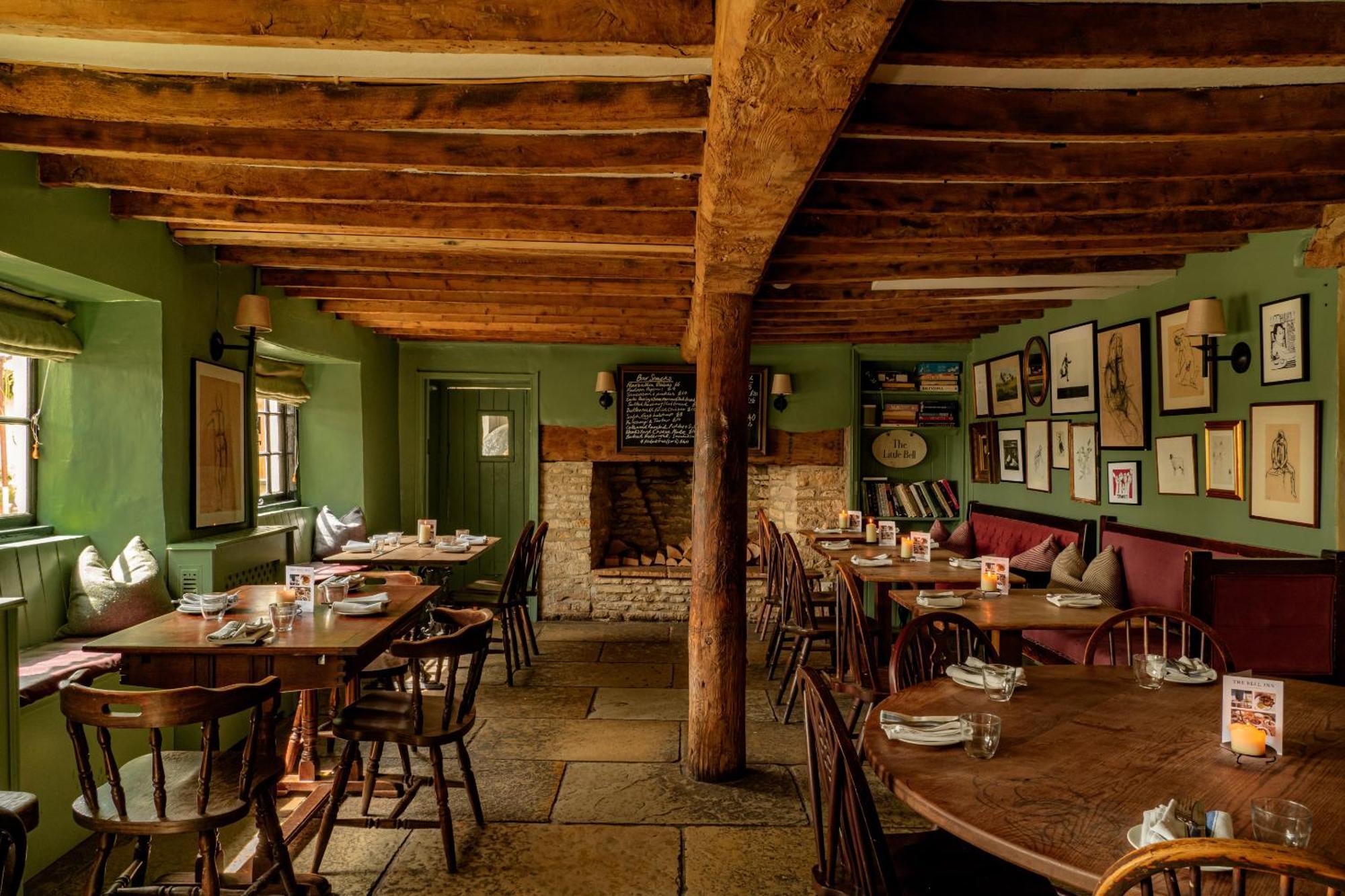 The Bell Inn ليتشليد المظهر الخارجي الصورة