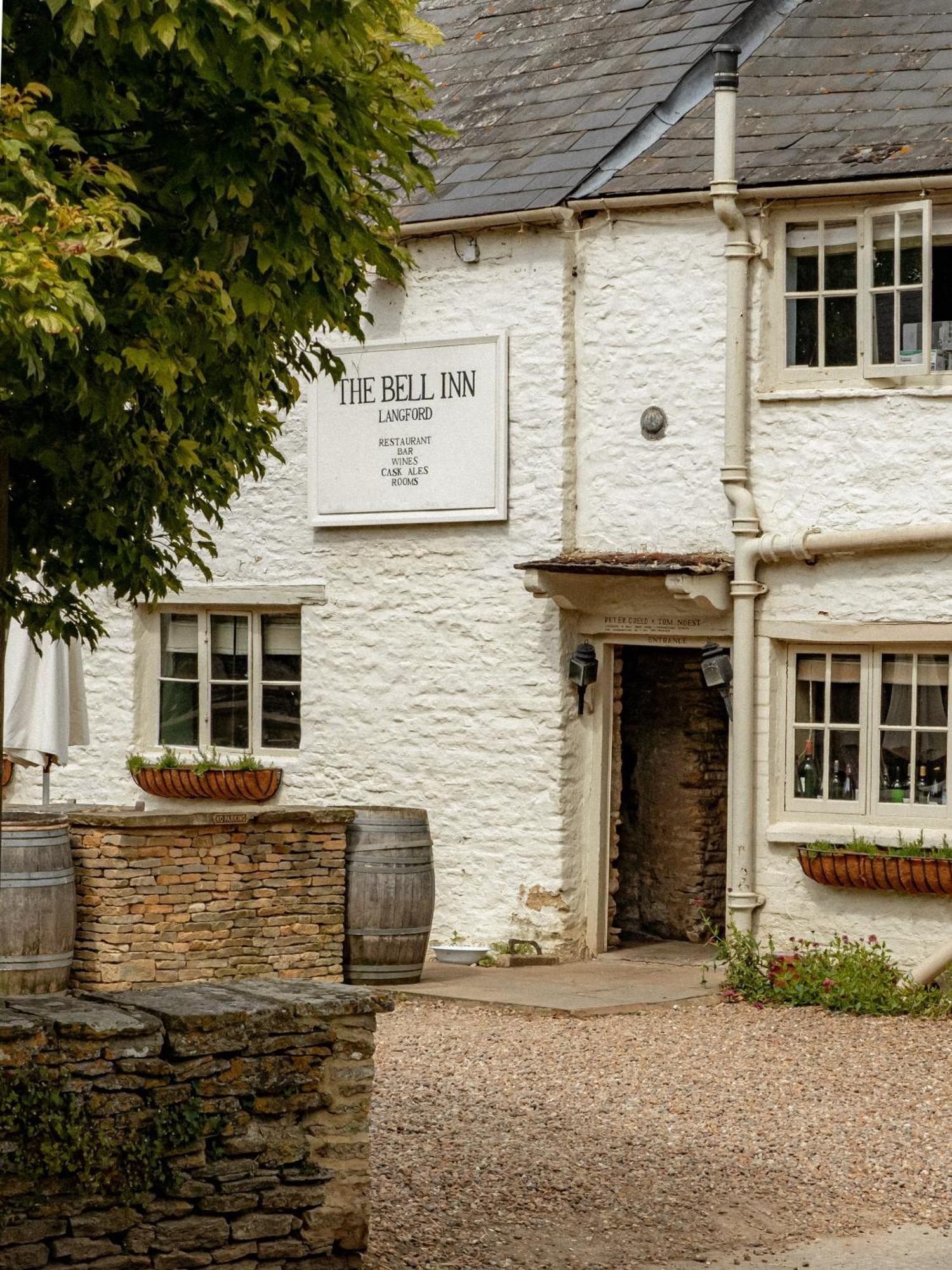The Bell Inn ليتشليد المظهر الخارجي الصورة